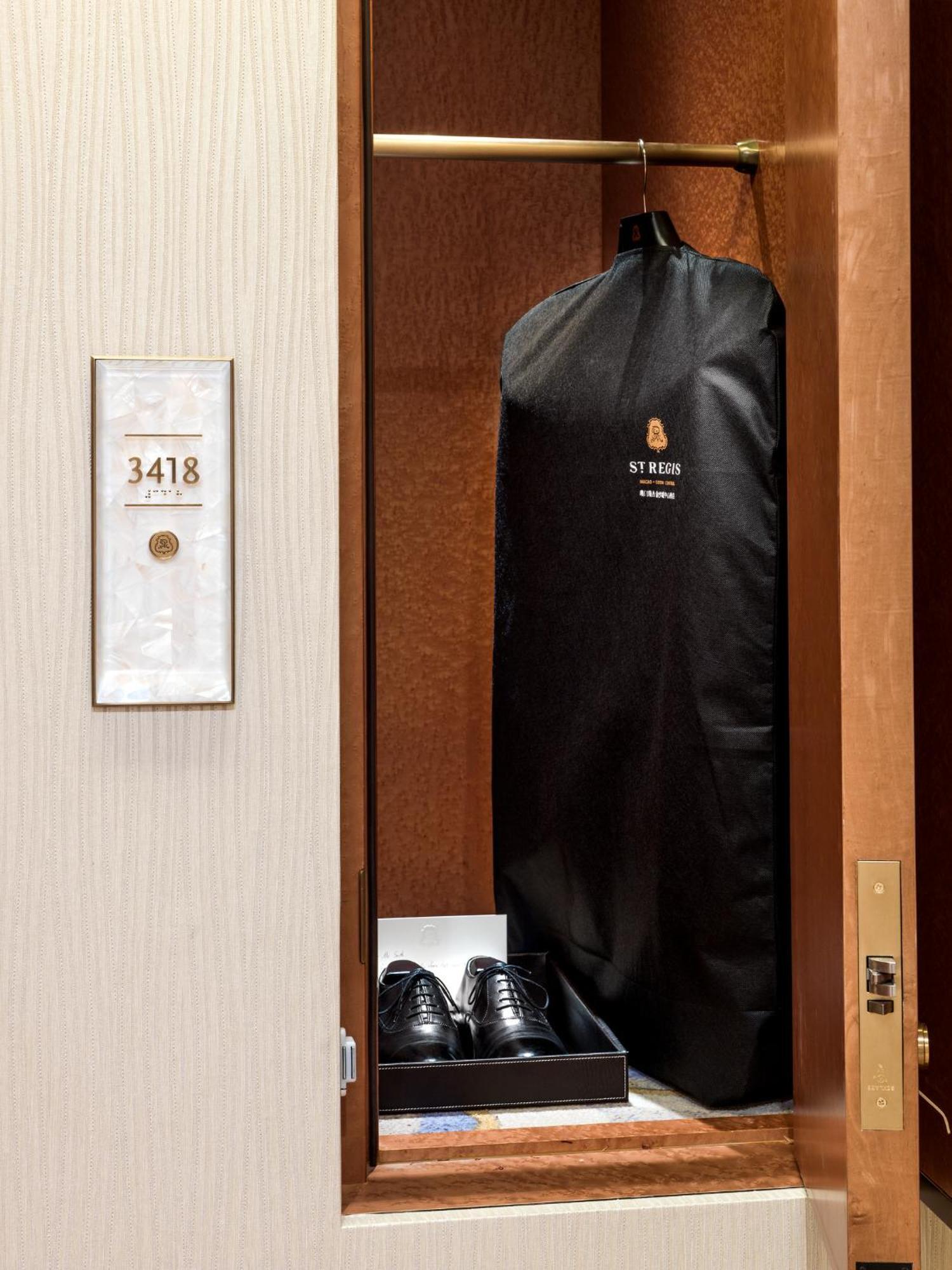 St Regis Suite Queen 1 Bedroom Junior Suite 2 Queen