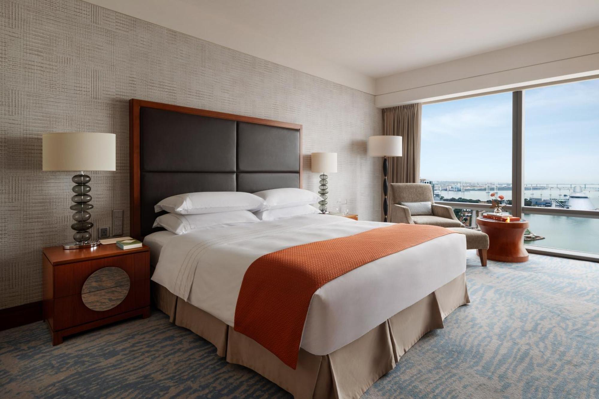 Deluxe King Room Bay View